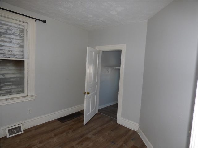 226 Lobinger Ave, N Braddock, PA 15104