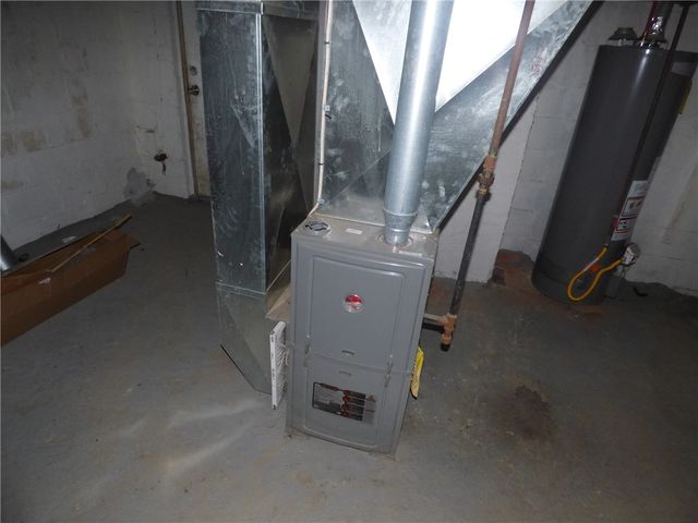 226 Lobinger Ave, N Braddock, PA 15104