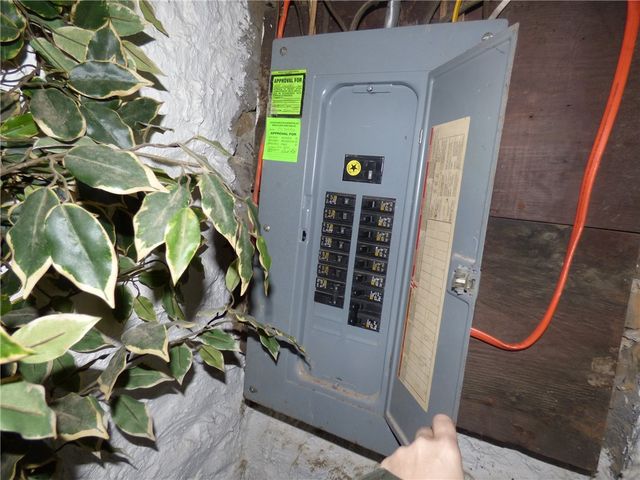 226 Lobinger Ave, N Braddock, PA 15104