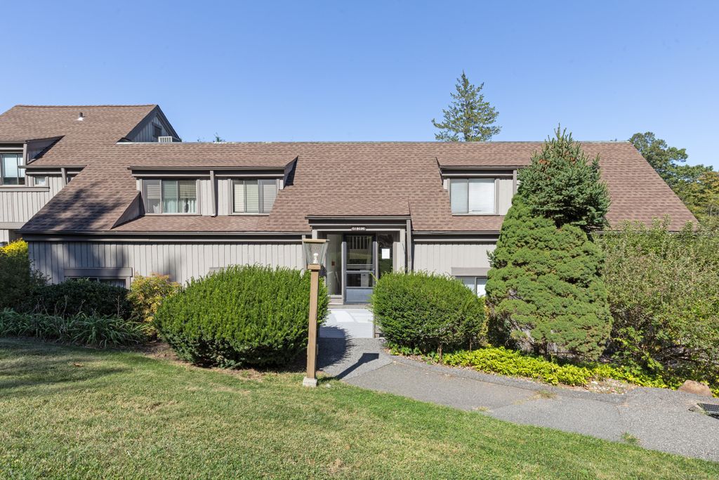 57 Heritage Village B, Southbury, CT 06488
