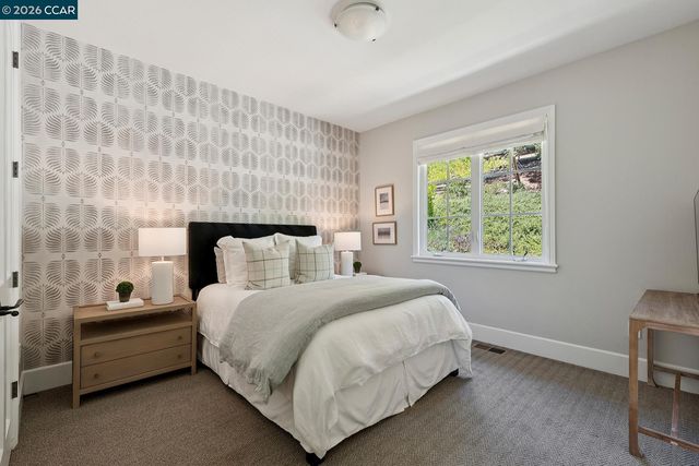 31 Sandy Ct, Orinda, CA 94563