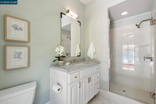 31 Sandy Ct, Orinda, CA 94563