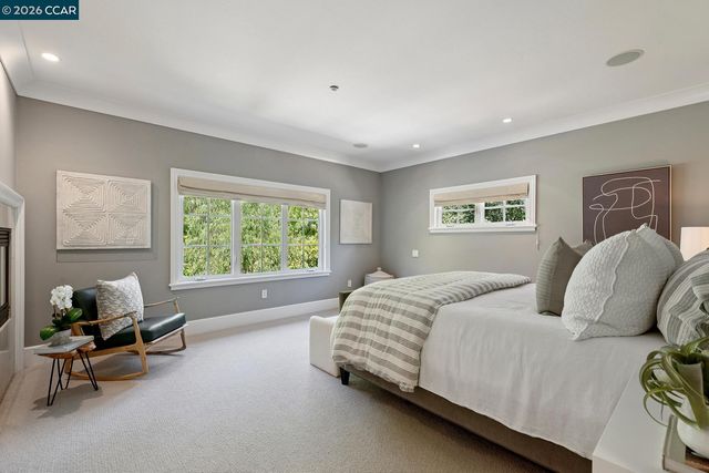 31 Sandy Ct, Orinda, CA 94563