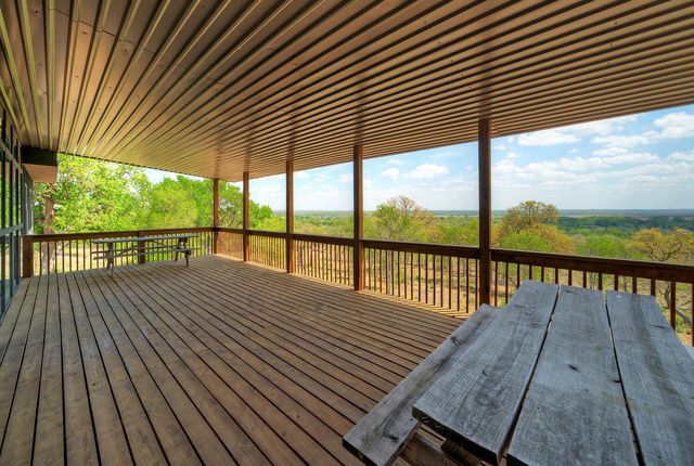 198 Rolling Oak DR, Elgin, TX 78621
