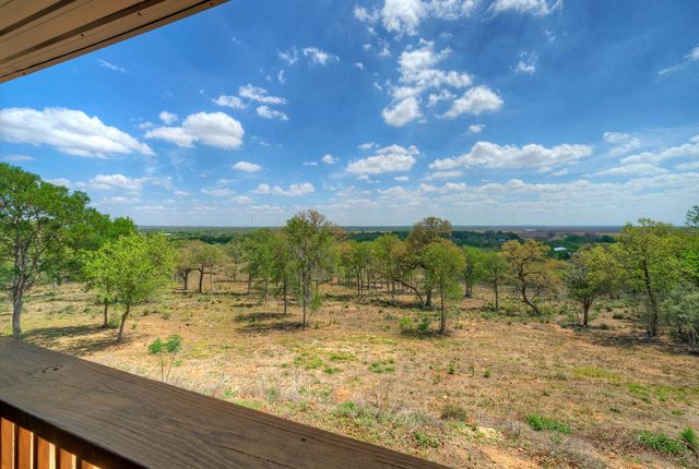 198 Rolling Oak DR, Elgin, TX 78621