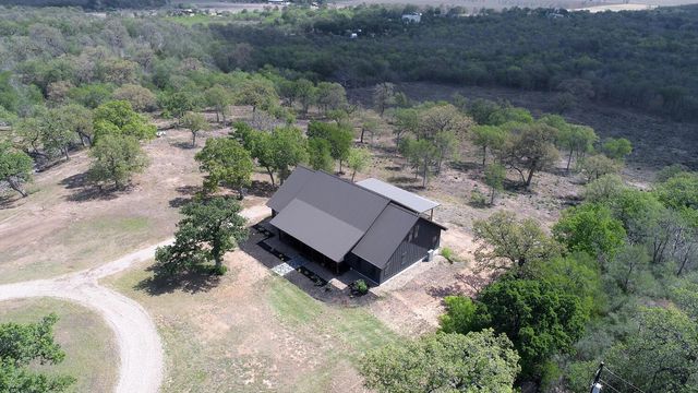 198 Rolling Oak DR, Elgin, TX 78621