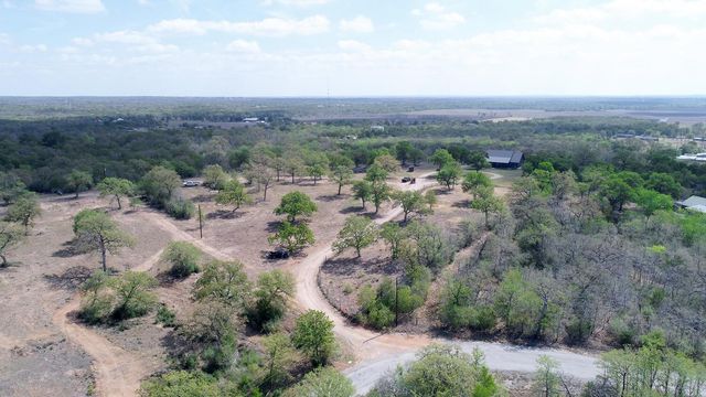 198 Rolling Oak DR, Elgin, TX 78621