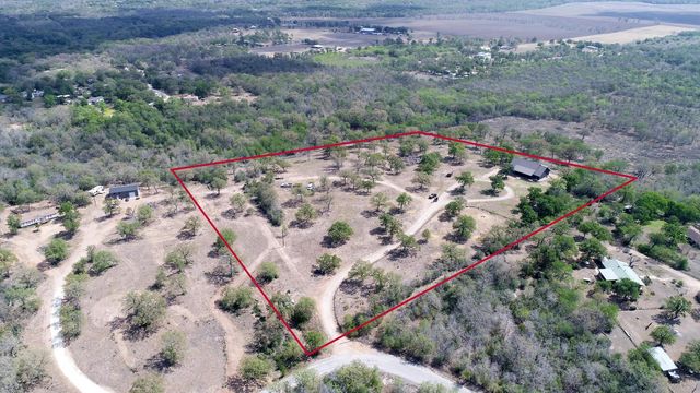 198 Rolling Oak DR, Elgin, TX 78621