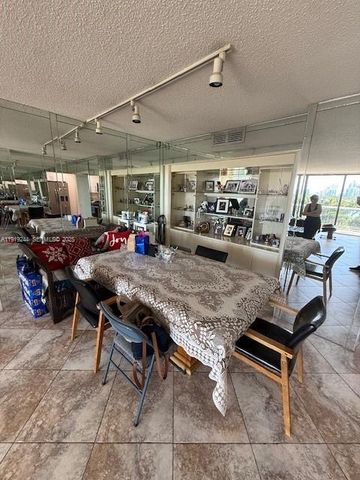 3701 N Country Club Drive 706, Aventura, FL 33180