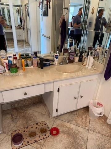 3701 N Country Club Drive 706, Aventura, FL 33180
