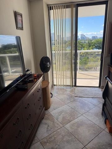 3701 N Country Club Drive 706, Aventura, FL 33180