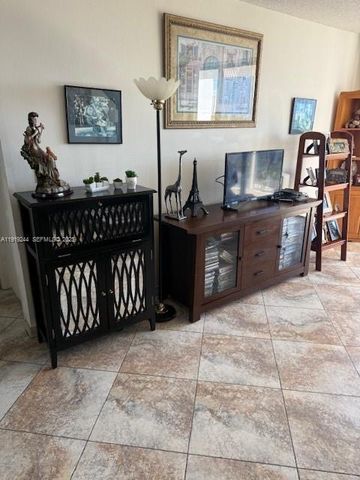 3701 N Country Club Drive 706, Aventura, FL 33180