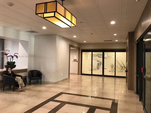 3701 N Country Club Drive 706, Aventura, FL 33180