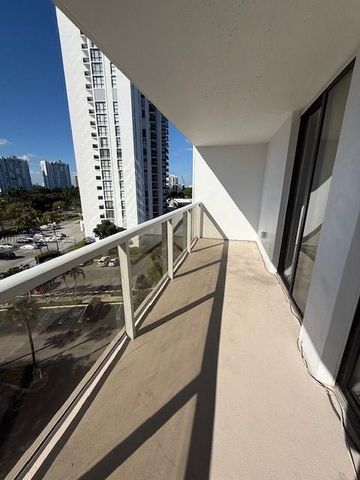 3701 N Country Club Drive 706, Aventura, FL 33180