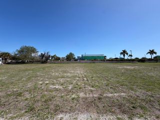 705 SE Tarpon Avenue, Stuart, FL 34994