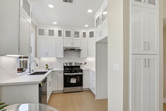 1290 Notting Hill Drive, San Jose, CA 95131