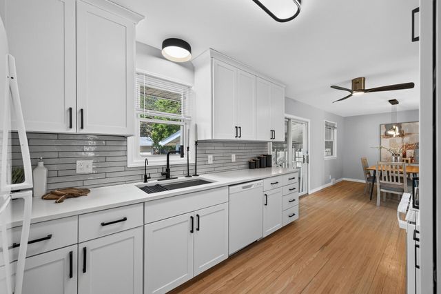 4949 Virginia Avenue N, New Hope, MN 55428