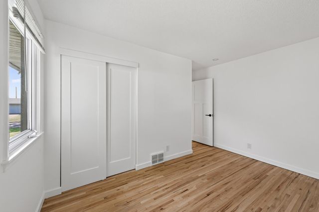 4949 Virginia Avenue N, New Hope, MN 55428