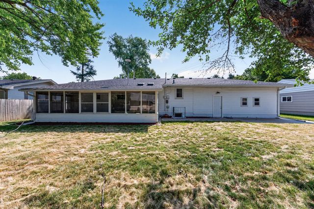 4949 Virginia Avenue N, New Hope, MN 55428