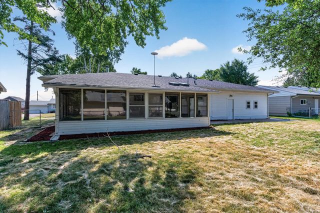 4949 Virginia Avenue N, New Hope, MN 55428