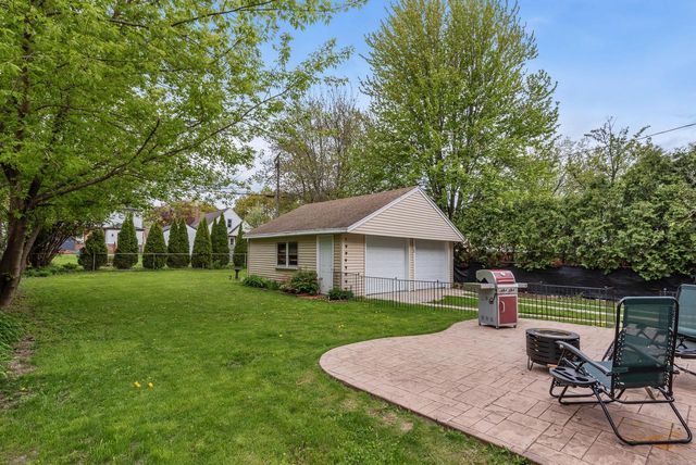 3810 N 88th STREET, Milwaukee, WI 53222