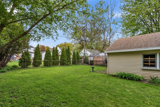 3810 N 88th STREET, Milwaukee, WI 53222