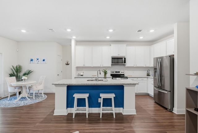 7224 Riverview Road, Navarre, FL 32566