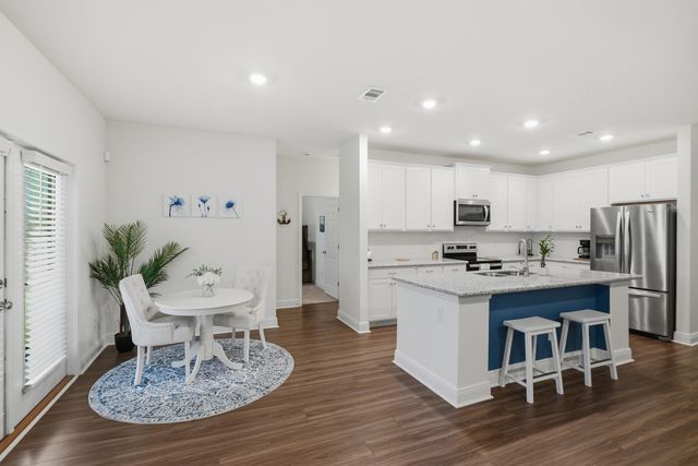 7224 Riverview Road, Navarre, FL 32566