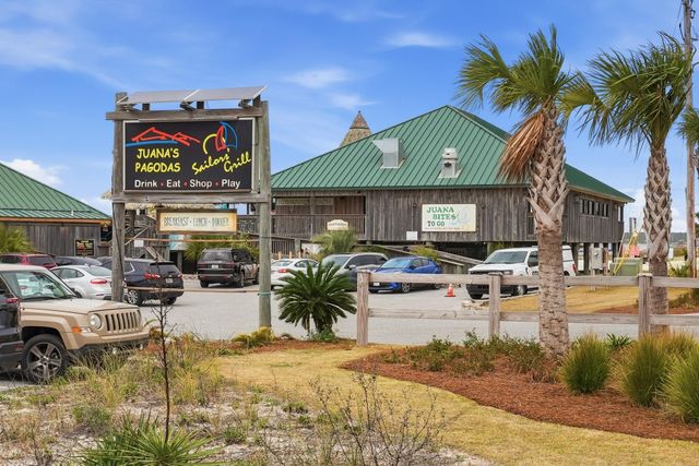 7224 Riverview Road, Navarre, FL 32566