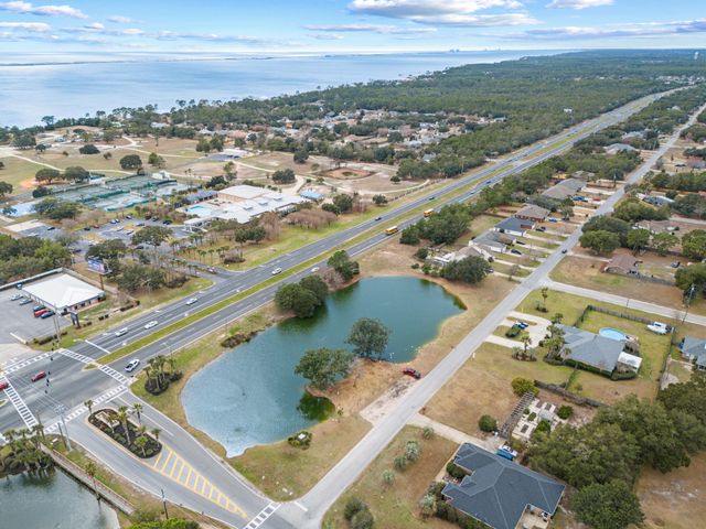 7224 Riverview Road, Navarre, FL 32566