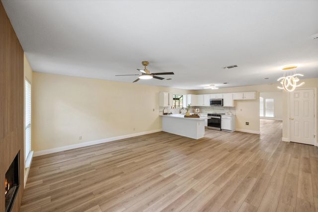 7009 Bentley Avenue, Fort Worth, TX 76137