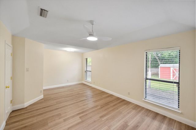 7009 Bentley Avenue, Fort Worth, TX 76137