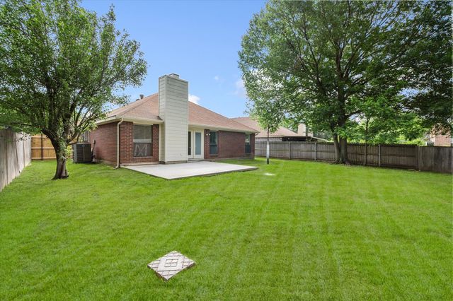 7009 Bentley Avenue, Fort Worth, TX 76137