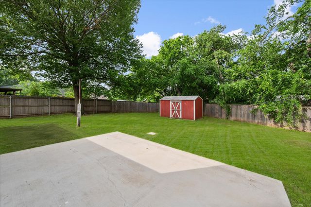 7009 Bentley Avenue, Fort Worth, TX 76137