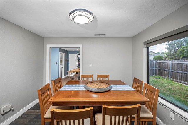 5602 NW Rebecca Ter, Lawton, OK 73505