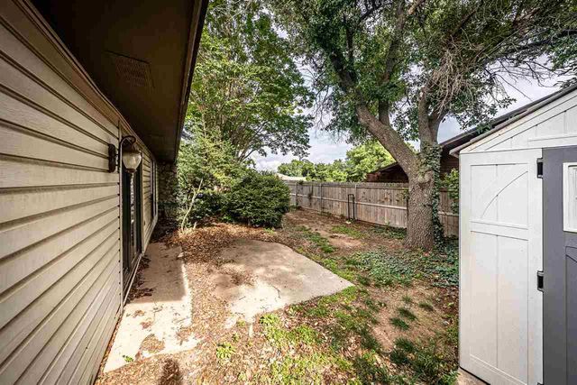 5602 NW Rebecca Ter, Lawton, OK 73505