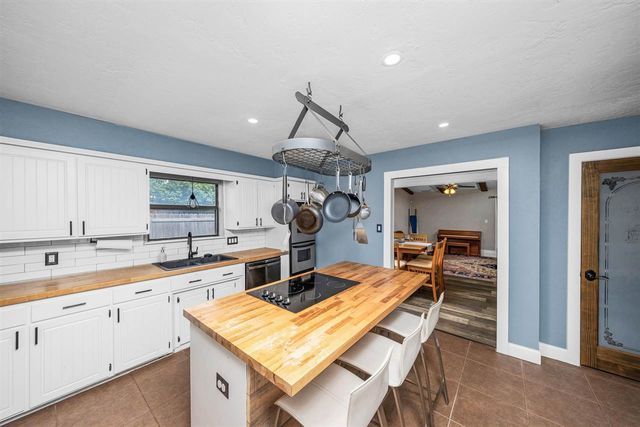 5602 NW Rebecca Ter, Lawton, OK 73505