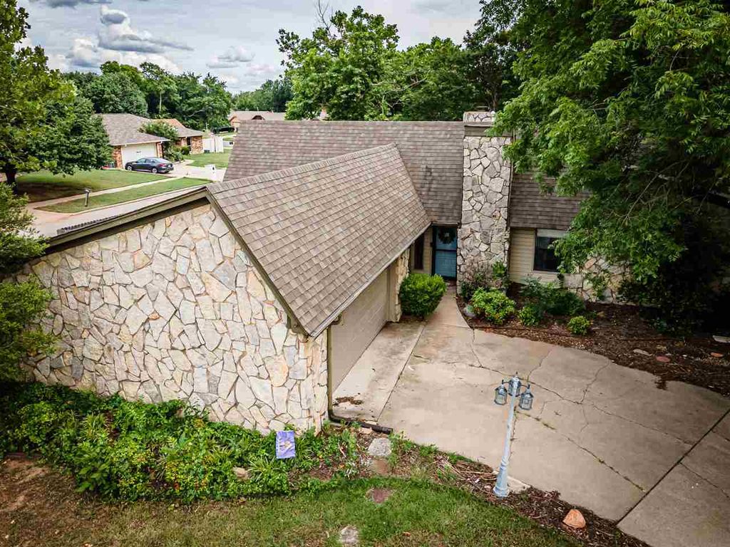 5602 NW Rebecca Ter, Lawton, OK 73505