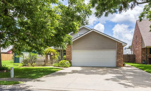 401 Cobblestone Road, Lafayette, LA 70508