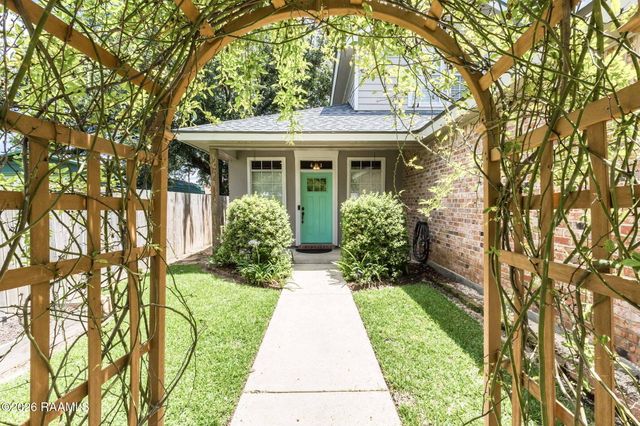 401 Cobblestone Road, Lafayette, LA 70508