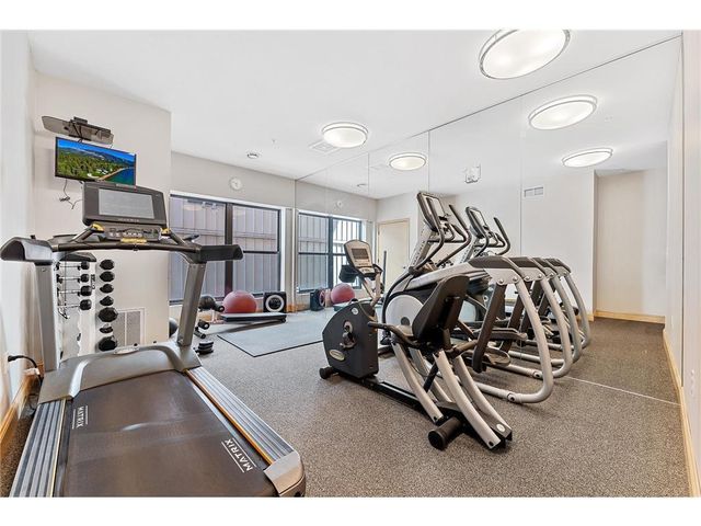 270 4th Street 402, Saint Paul, MN 55101