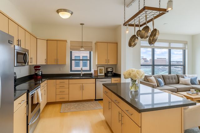 270 4th Street 402, Saint Paul, MN 55101