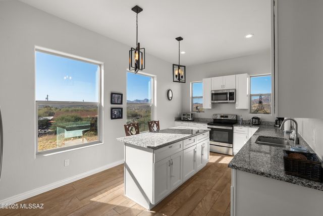 231 Premio Court, Rio Rico, AZ 85648