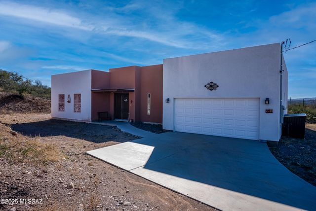 231 Premio Court, Rio Rico, AZ 85648