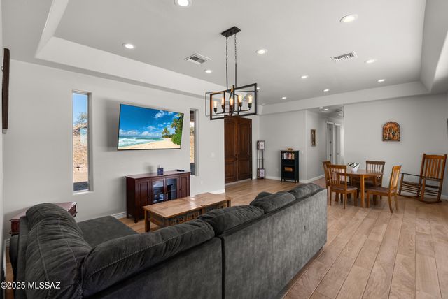 231 Premio Court, Rio Rico, AZ 85648