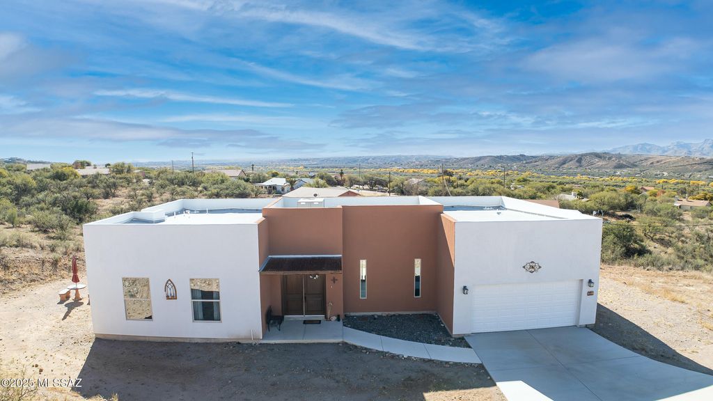 231 Premio Court, Rio Rico, AZ 85648