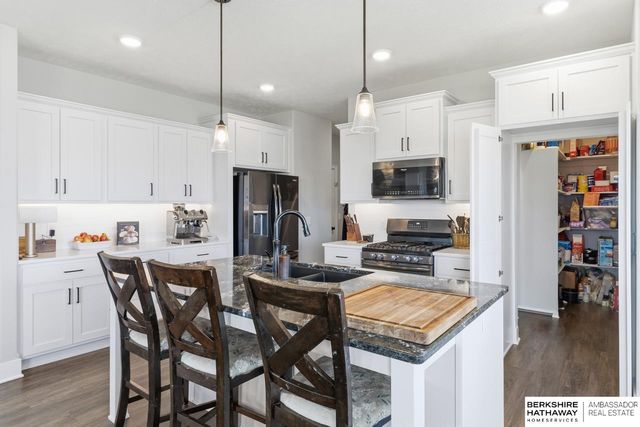 1908 N Kara Way, Fremont, NE 68025