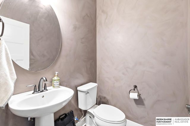 1908 N Kara Way, Fremont, NE 68025