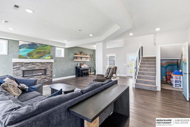 1908 N Kara Way, Fremont, NE 68025