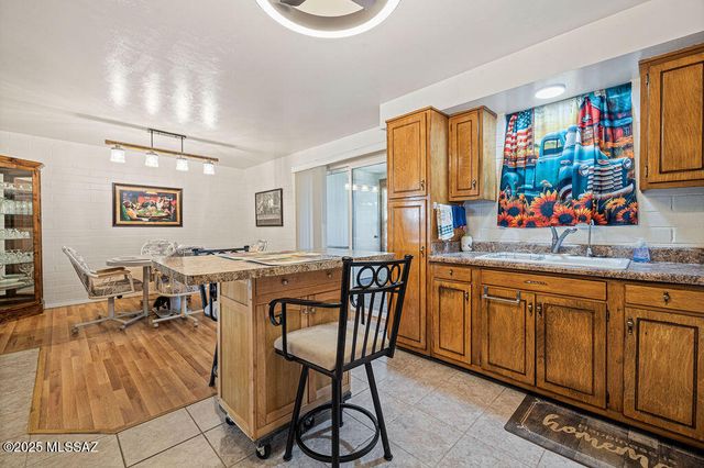 51 S Azurite Drive, Tucson, AZ 85745